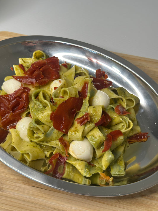 Tagliatelle laminate cu pătrunjel și mărar